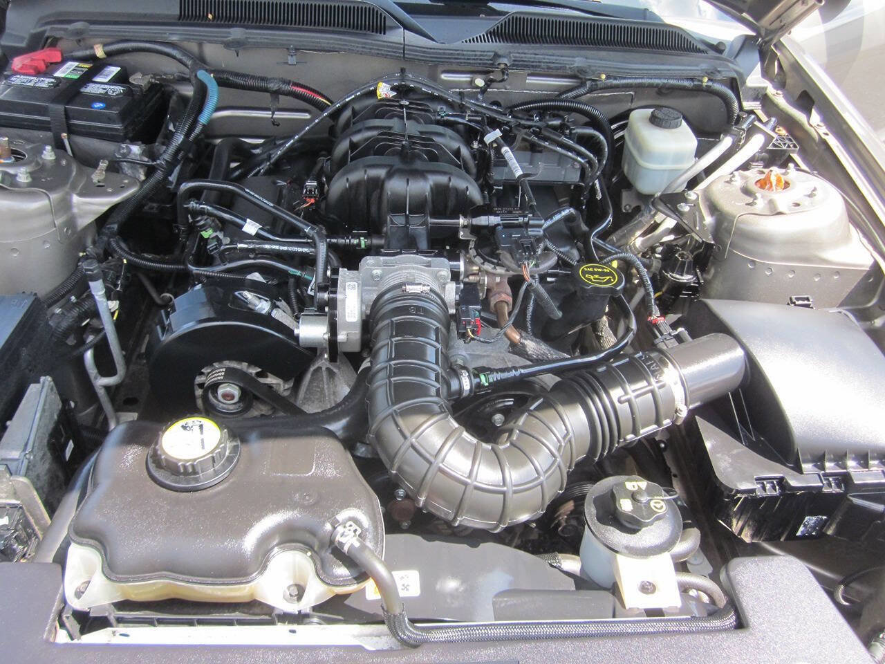 Used 2005 Ford Mustang Premium image 20