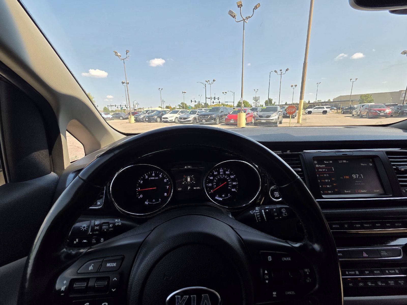 Used 2019 Kia Sedona SX FWD image 31