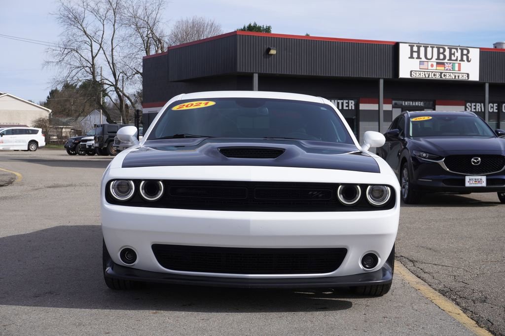 Used 2021 Dodge Challenger R/T w/ Blacktop Package RWD video 2