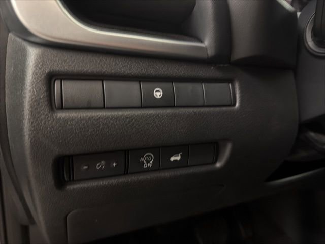 Used 2024 Nissan Rogue SV image 18