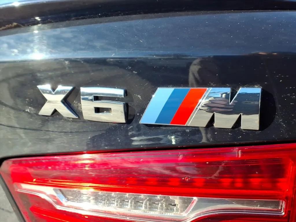 Used 2019 BMW X6 M image 40