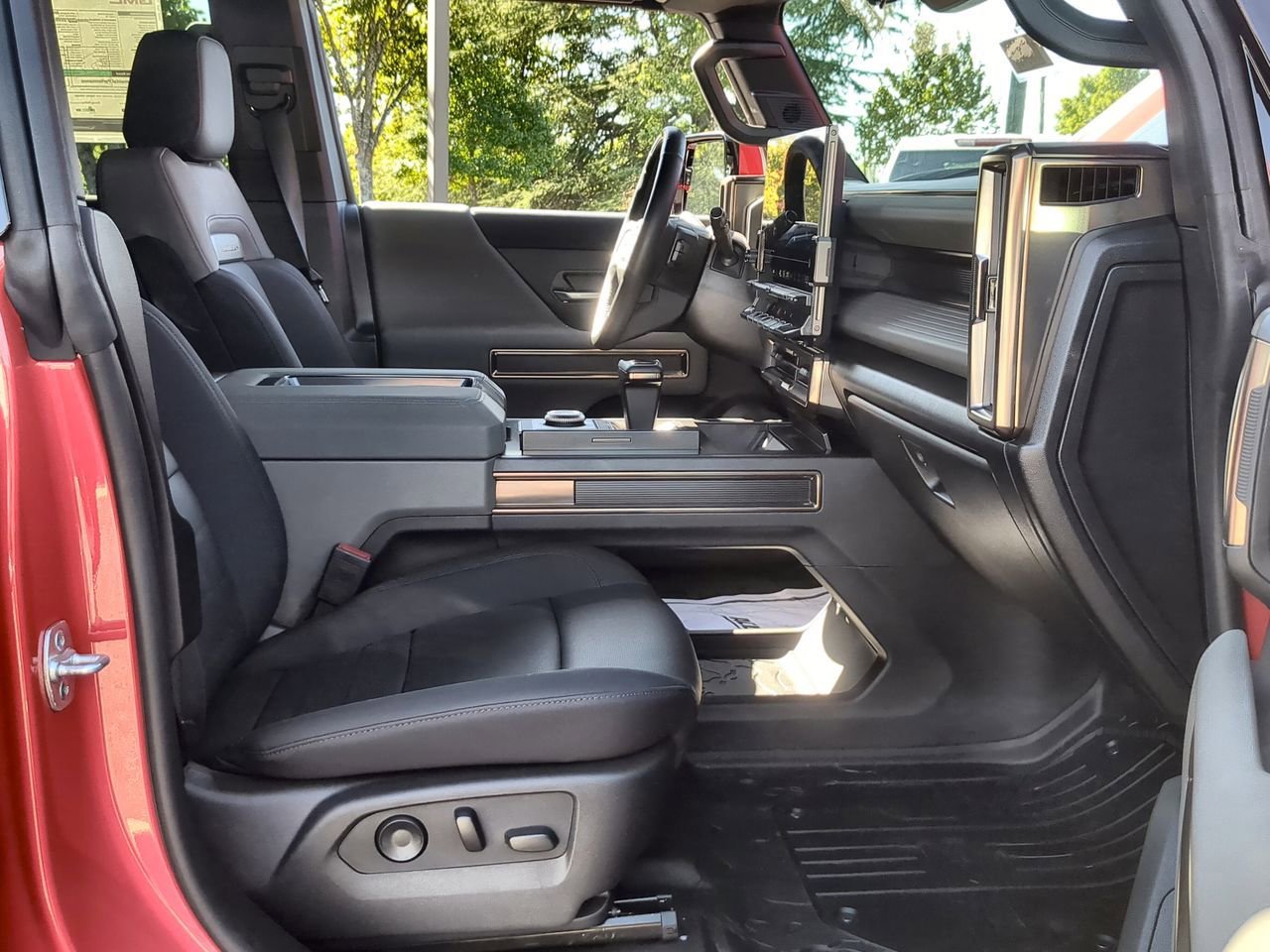 Used 2025 GMC Hummer EV 2X image 29