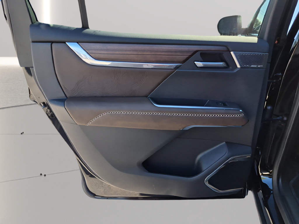 New 2027 GMC Acadia Denali Ultimate w/ LPO, Floor Liner Package AWD/4WD image 32