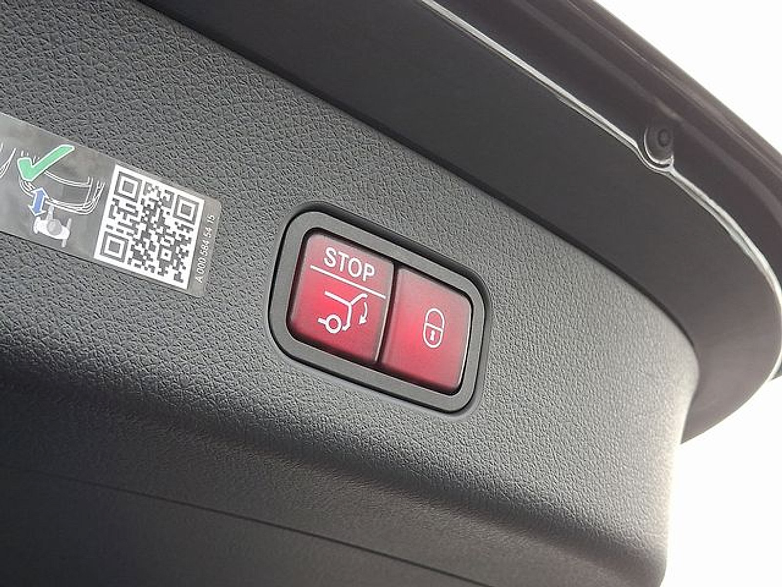 Used 2026 Mercedes-Benz GLC 300 4MATIC image 23