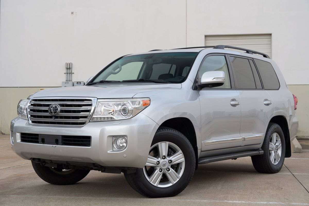 Used 2015 Toyota Land Cruiser AWD/4WD image 2