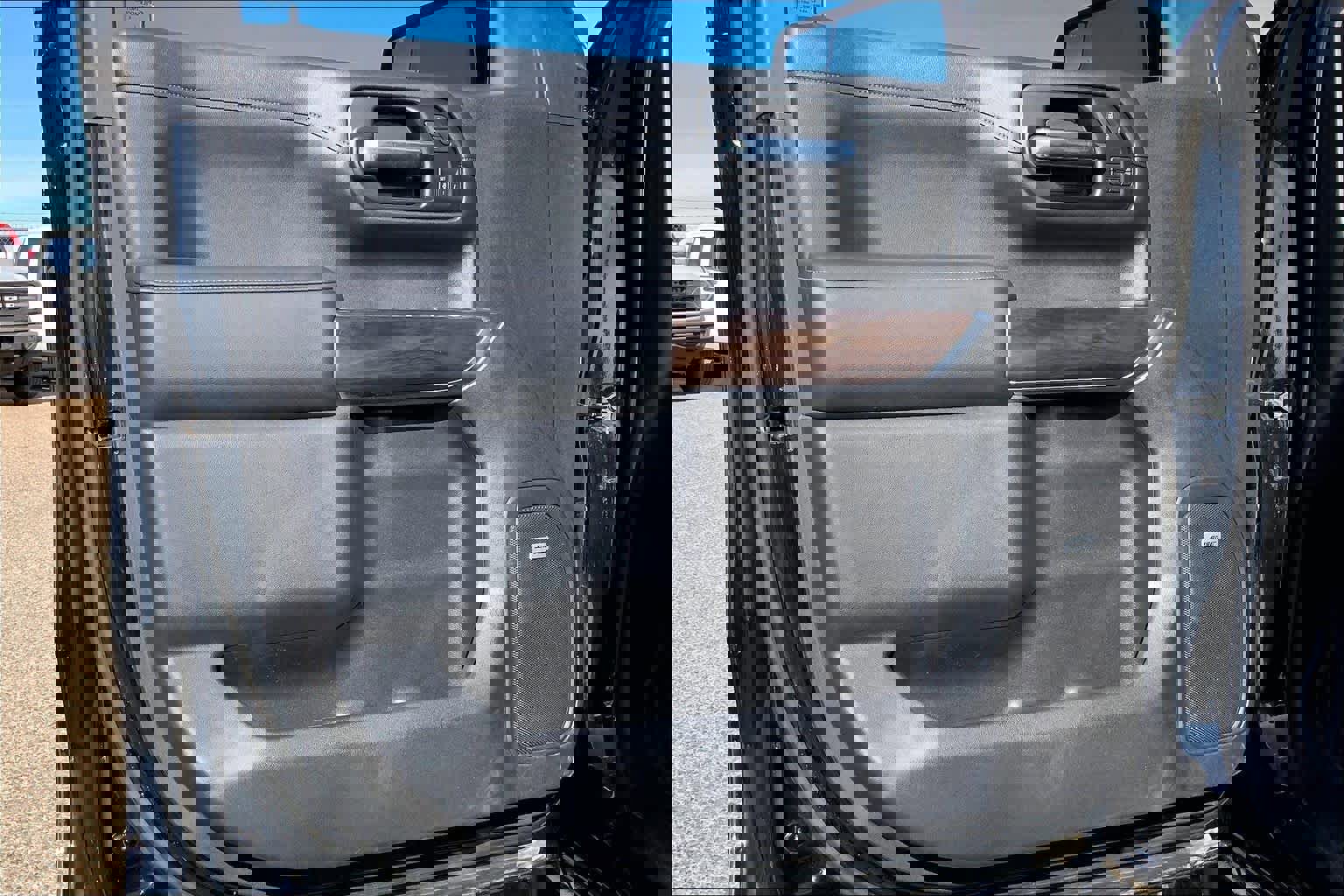 Used 2019 GMC Sierra 1500 SLT image 22