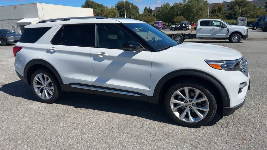 Used 2022 Ford Explorer Platinum w/ Equipment Group 601A image 14