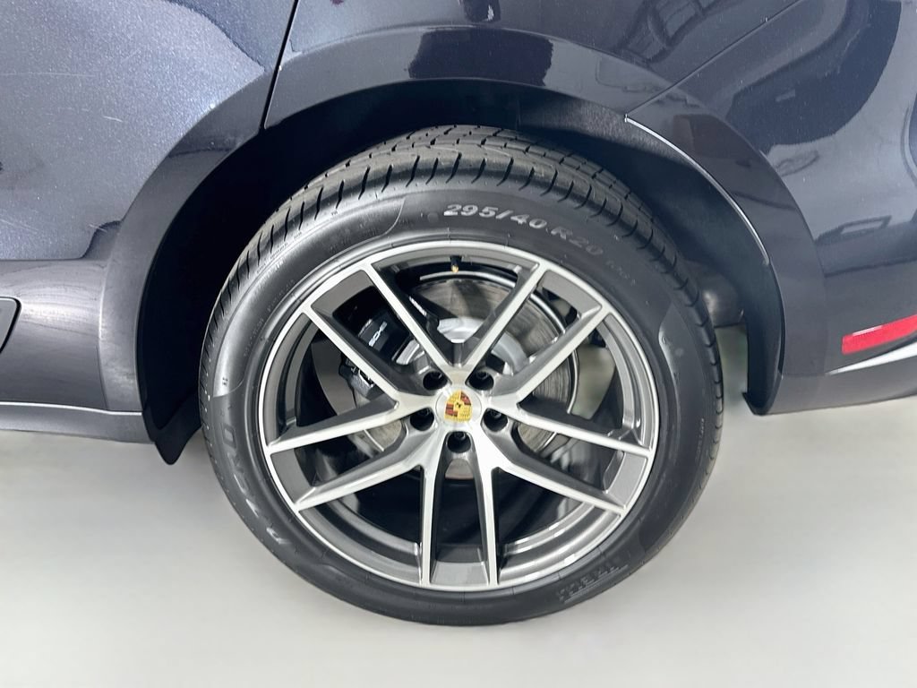 Certified 2026 Porsche Macan AWD/4WD image 32