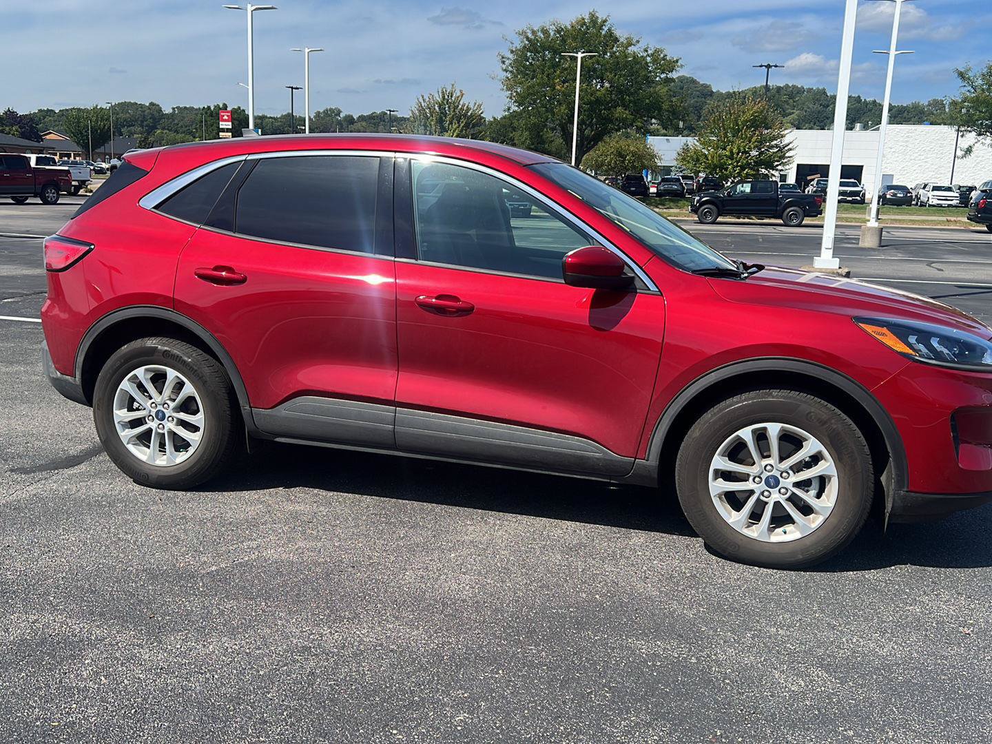 Used 2020 Ford Escape SE AWD/4WD image 3