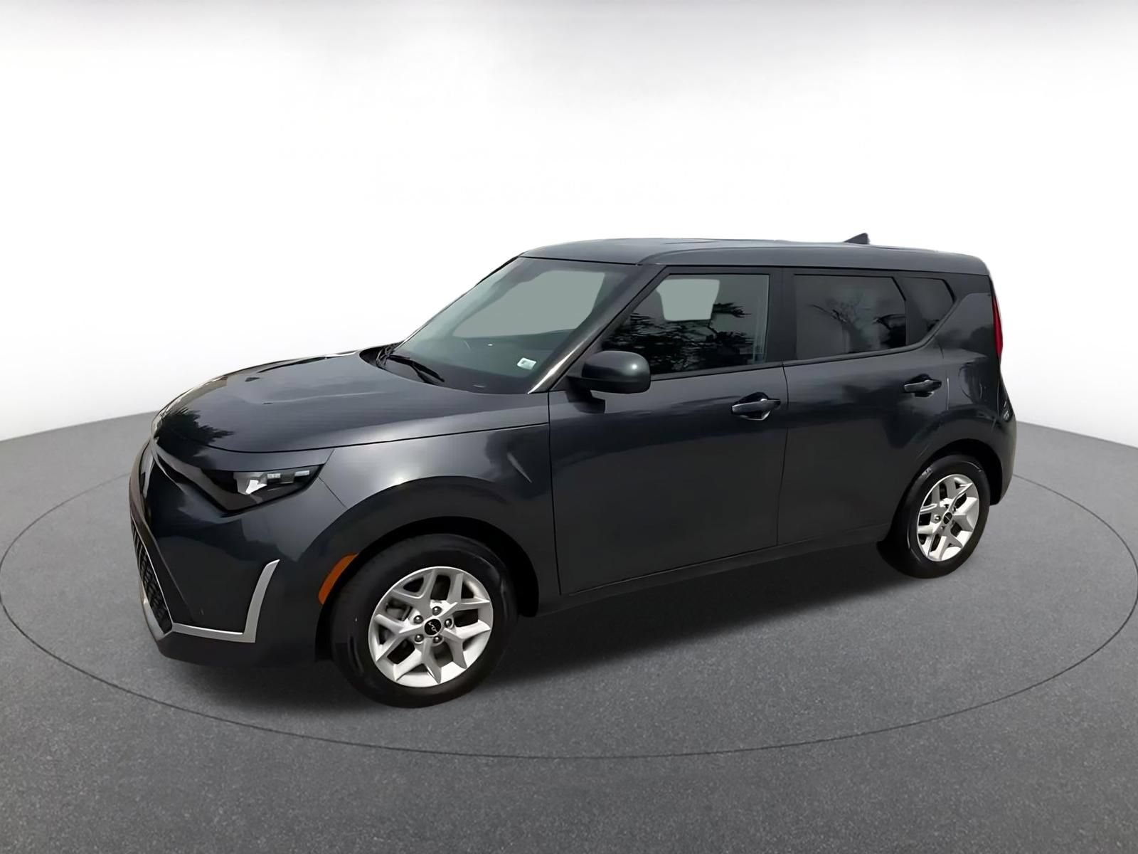 Used 2025 Kia Soul LX w/ LX Technology Package FWD image 7