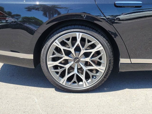 Used 2025 Genesis G90 3.5T image 5