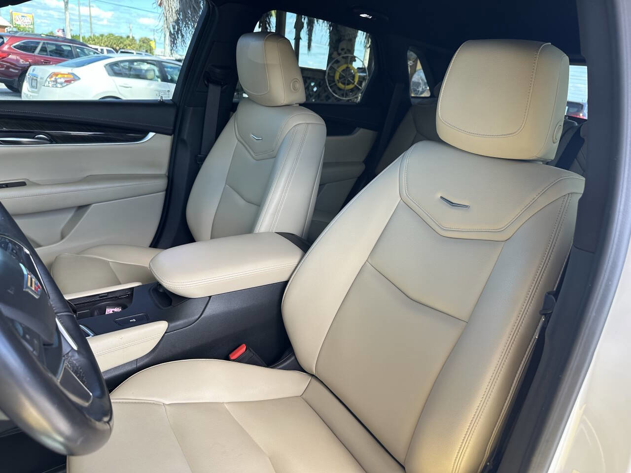 Used 2018 Cadillac XT5 FWD w/ LPO, Wheel Lock Package image 23