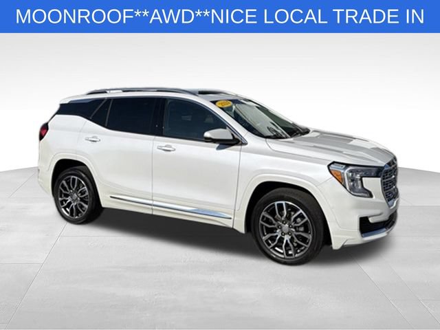 Used 2024 GMC Terrain Denali w/ Denali Premium Package AWD/4WD image 1