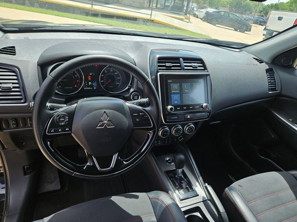 Used 2025 Mitsubishi Outlander Sport SE image 16