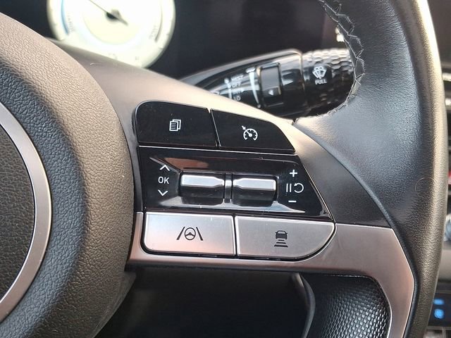 Used 2021 Hyundai Elantra Limited image 23