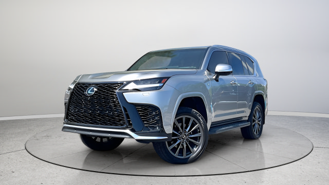 Used 2023 Lexus LX 600 F Sport AWD/4WD image 3