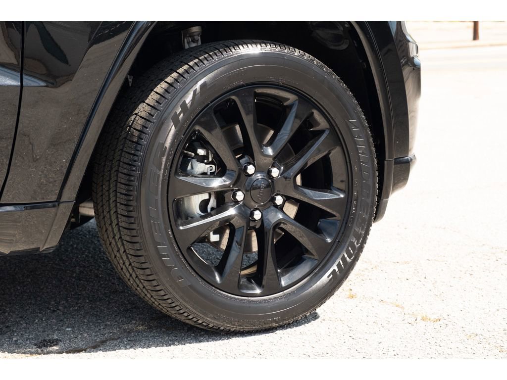 Used 2021 Jeep Grand Cherokee Laredo X image 9