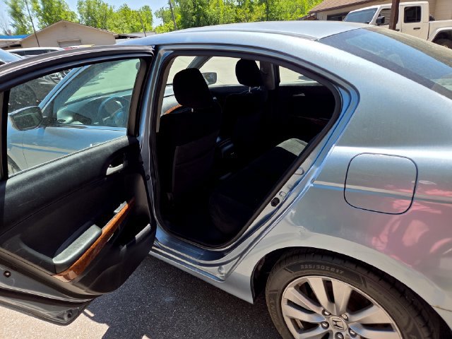 Used 2011 Honda Accord EX image 38