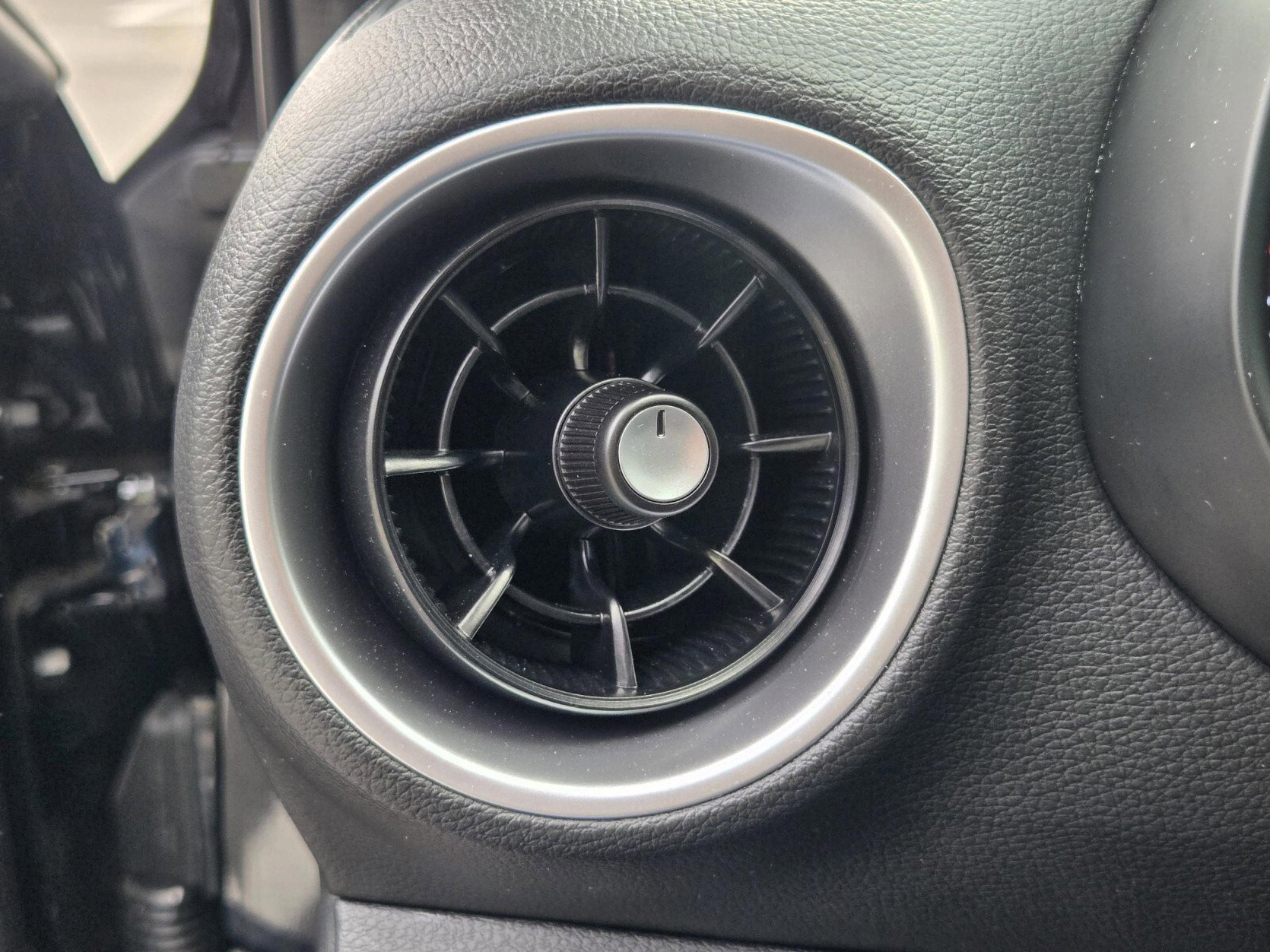 Used 2024 Kia Forte LXS w/ LXS Technology Package image 33