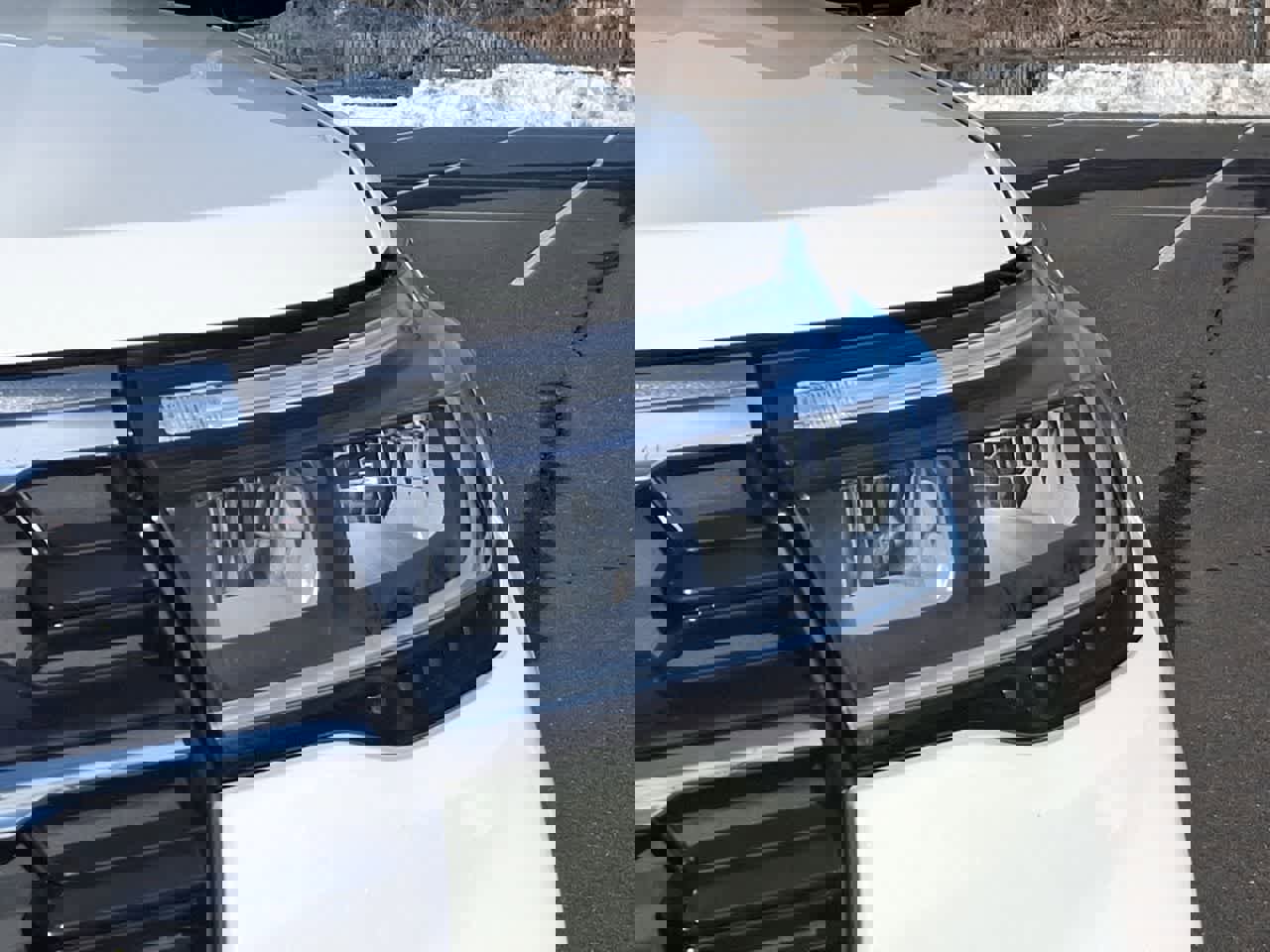 Used 2025 Ford Explorer Active image 30