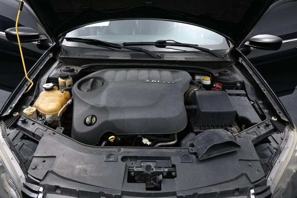 Used 2013 Chrysler 200 Limited FWD image 24