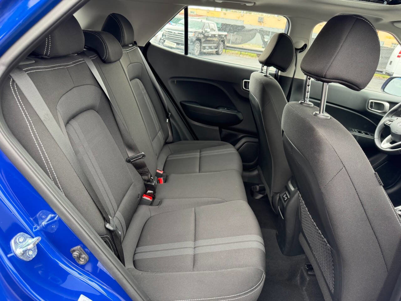 Used 2025 Hyundai Venue SEL FWD image 18