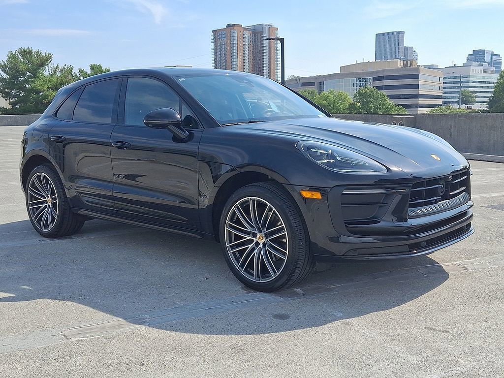 Certified 2025 Porsche Macan image 8