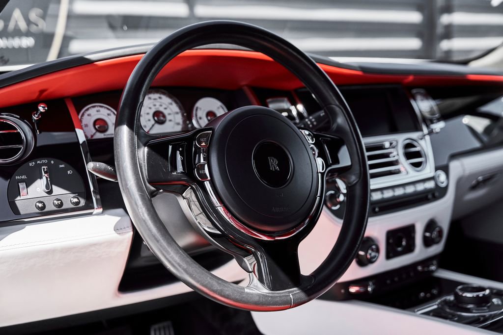 Used 2020 Rolls-Royce Wraith RWD image 34
