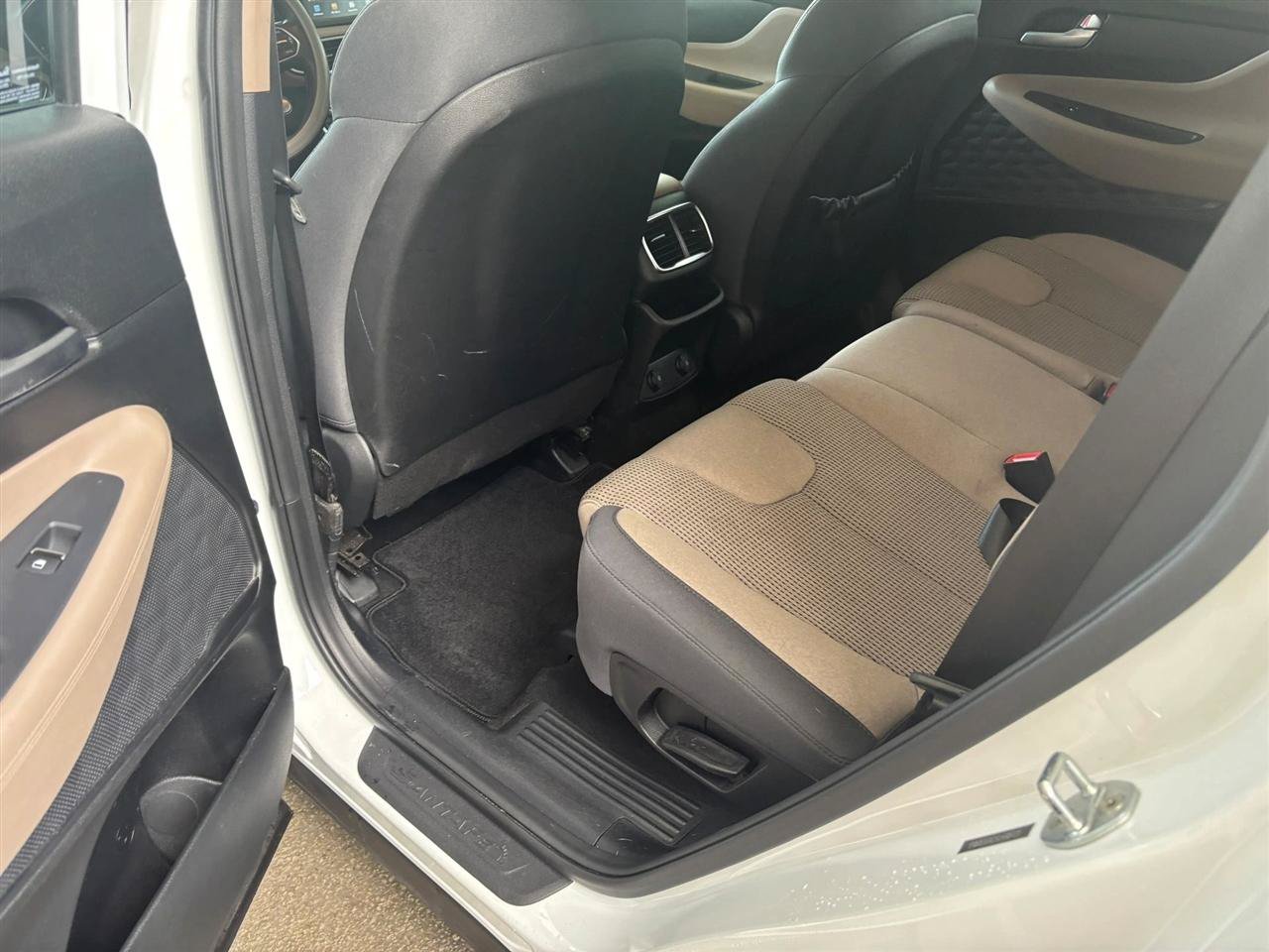 Used 2020 Hyundai Santa Fe SEL w/ Cargo Package FWD image 11