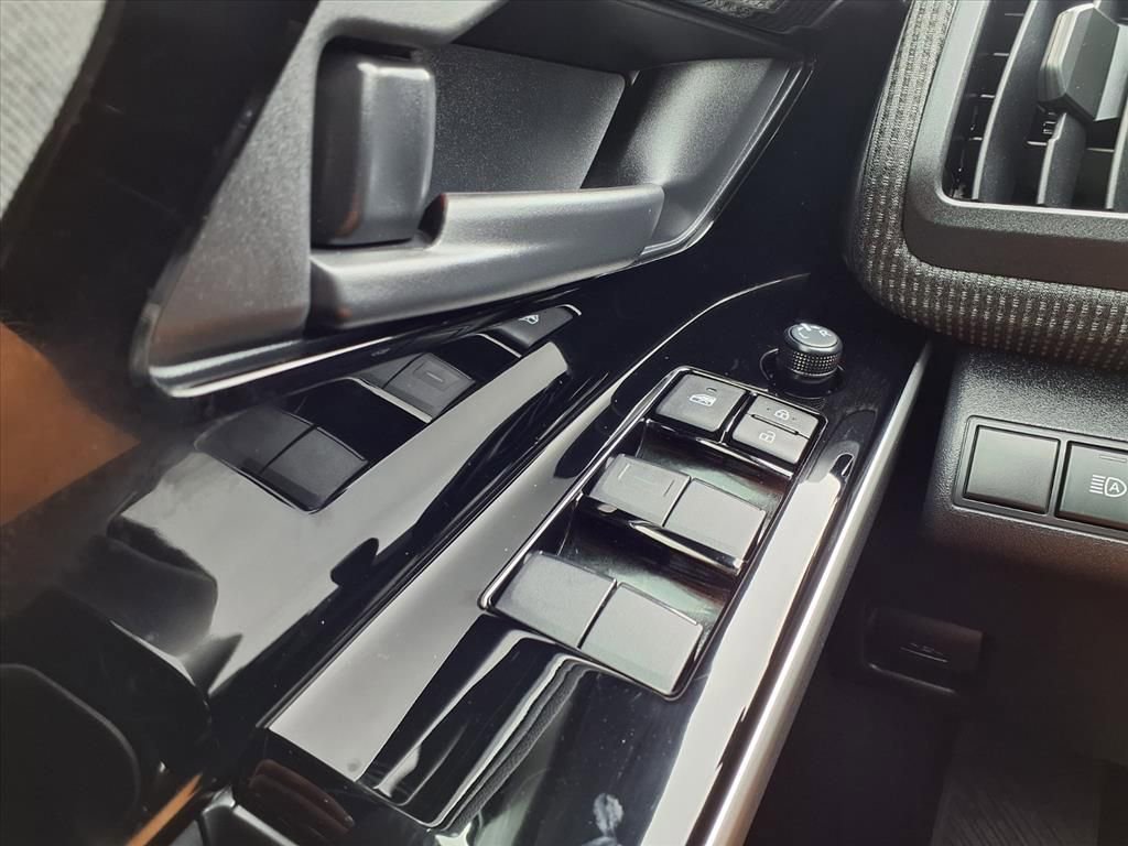 Certified 2024 Subaru Solterra Premium image 30