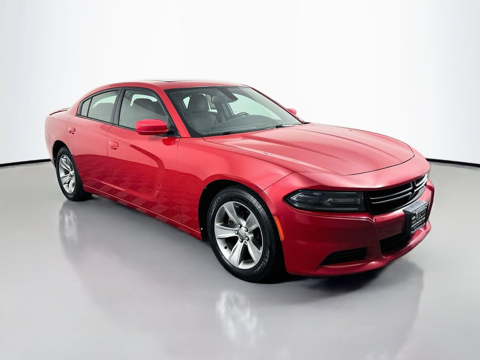 Used 2015 Dodge Charger SE w/ Power Sunroof Group RWD image 1