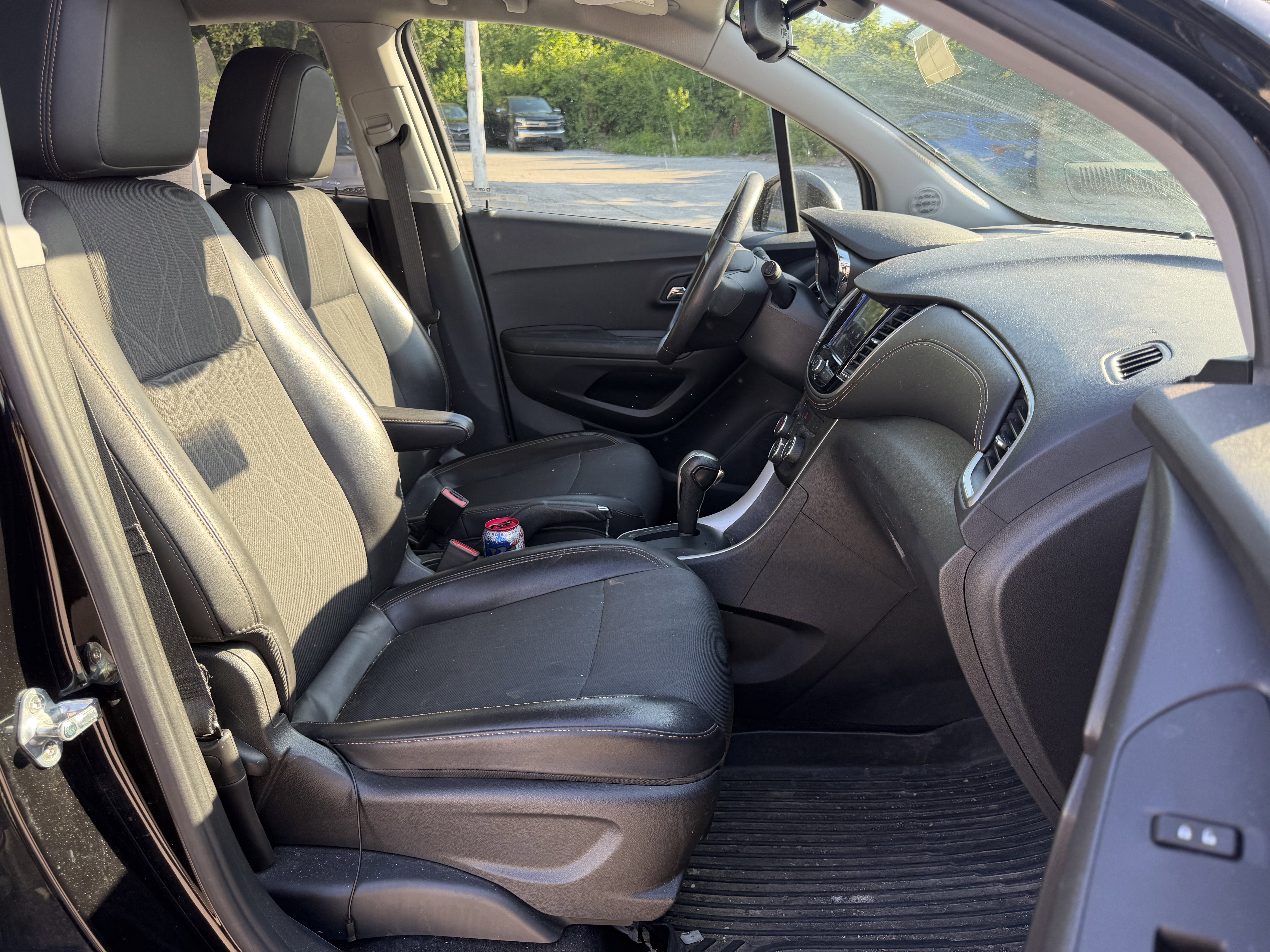 Used 2021 Chevrolet Trax LT w/ Midnight Edition AWD/4WD image 10