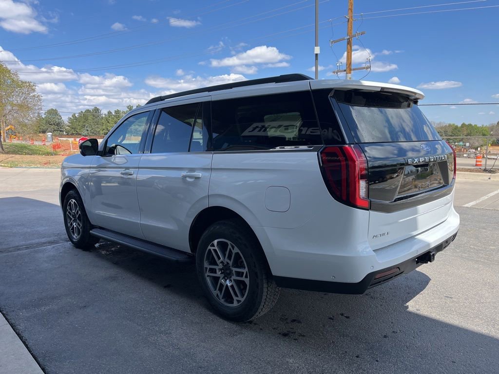 Used 2025 Ford Expedition Active AWD/4WD image 4
