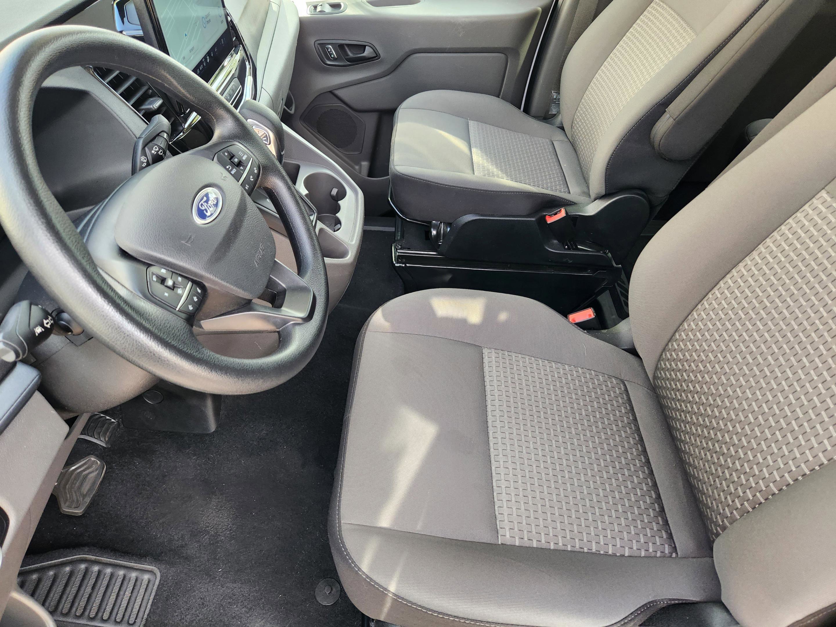 Used 2024 Ford Transit 350 XLT image 13