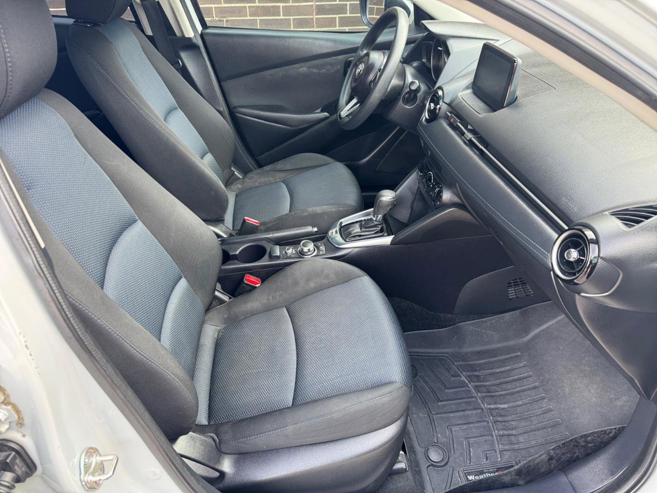 Used 2019 Toyota Yaris LE image 13