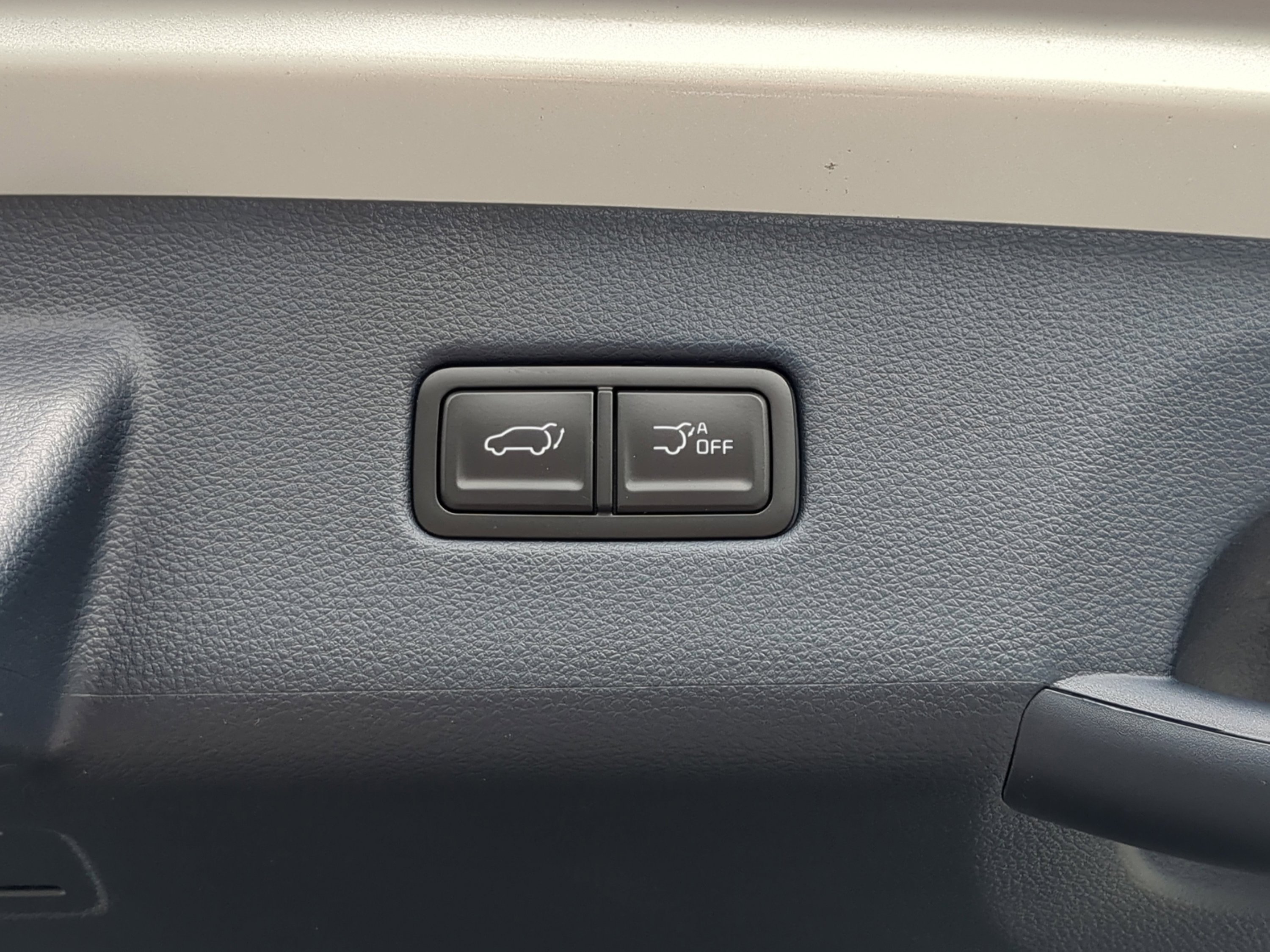 New 2026 Kia Carnival EX FWD image 30