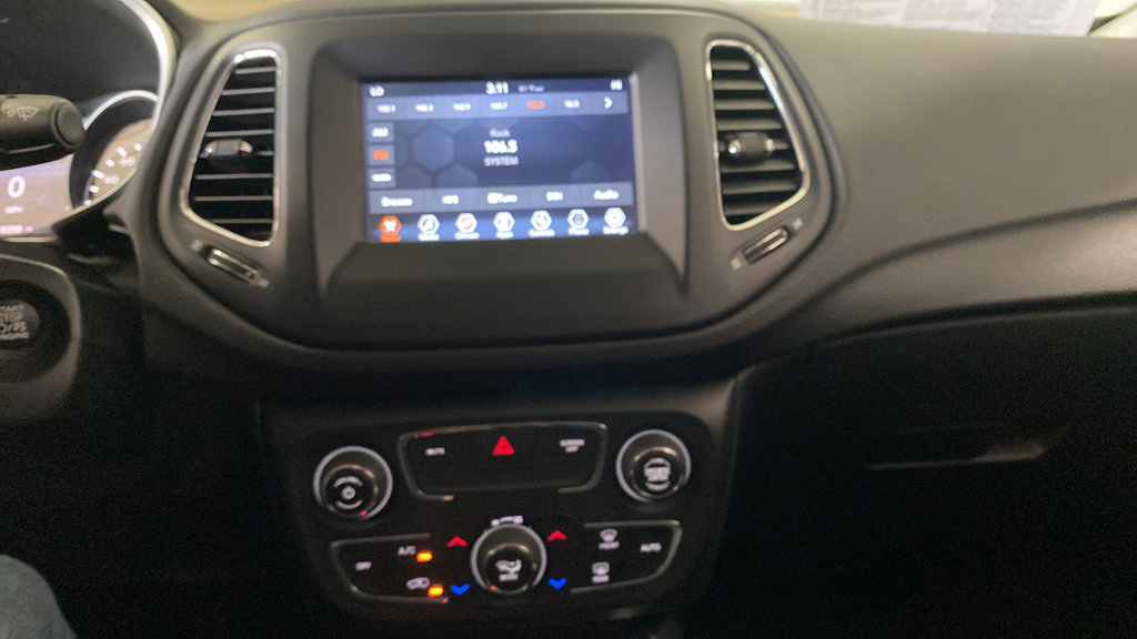 Used 2021 Jeep Compass Latitude w/ Convenience Group AWD/4WD image 12