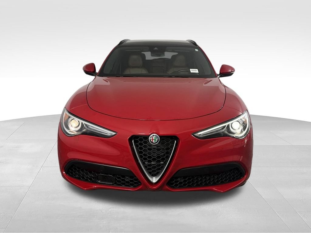 Used 2023 Alfa Romeo Stelvio Ti AWD/4WD image 3
