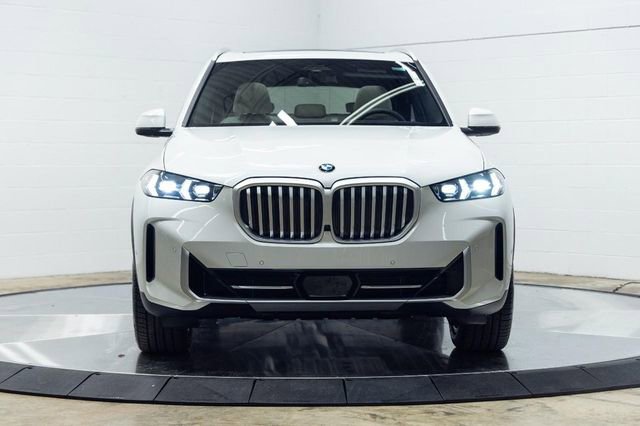 New 2026 BMW X5 xDrive50e image 7