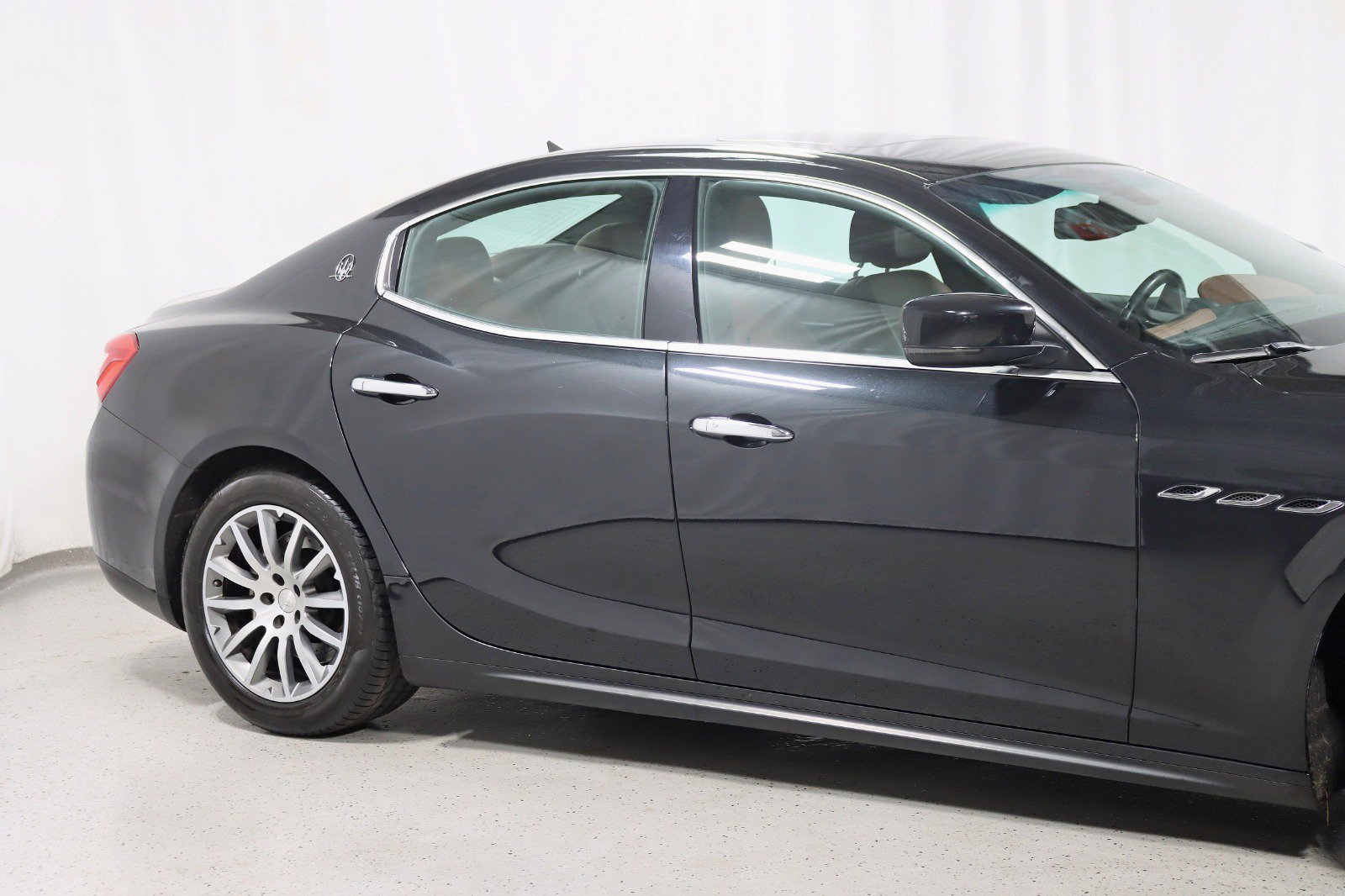 Used 2014 Maserati Ghibli S Q4 AWD/4WD image 3