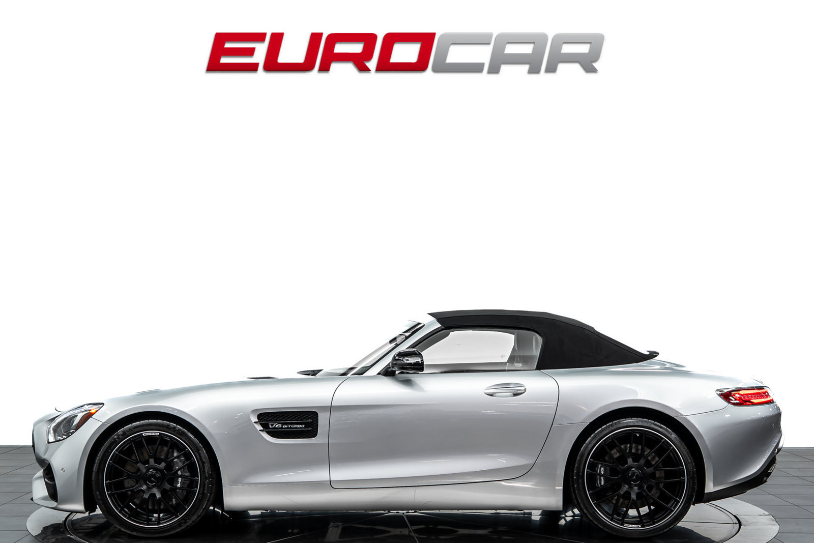 Used 2019 Mercedes-Benz AMG GT Roadster image 3