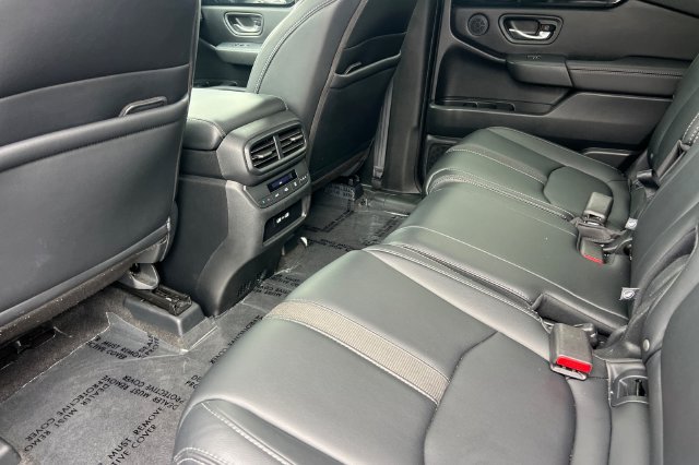 Used 2023 Honda Pilot EX-L image 13