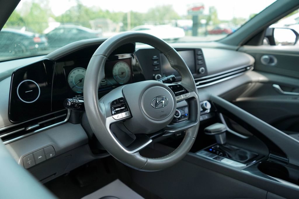 Used 2022 Hyundai Elantra SEL w/ Convenience Package image 6