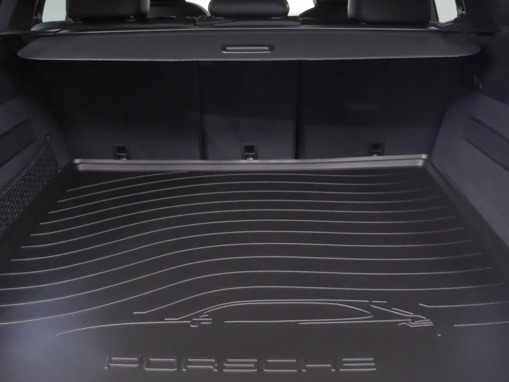 Certified 2026 Porsche Cayenne E-Hybrid AWD/4WD image 13