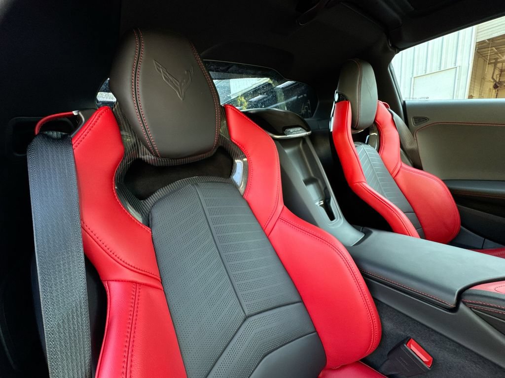 Used 2026 Chevrolet Corvette Z06 w/ Stealth Interior Trim Package RWD image 32