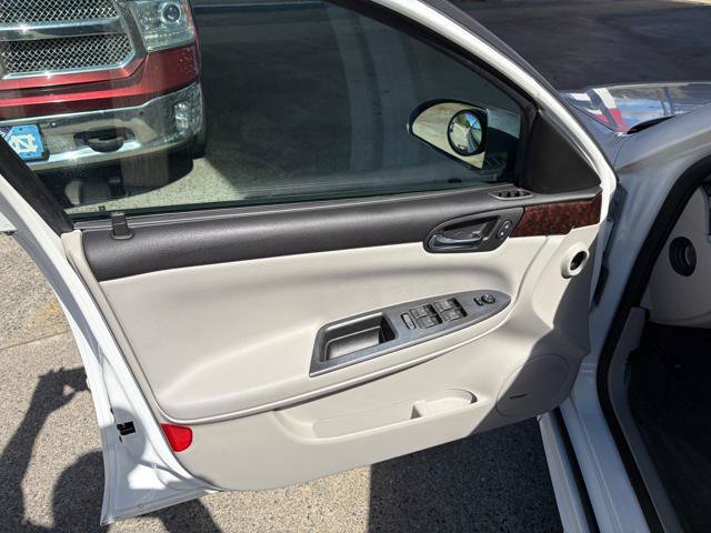 Used 2013 Chevrolet Impala LTZ FWD image 15