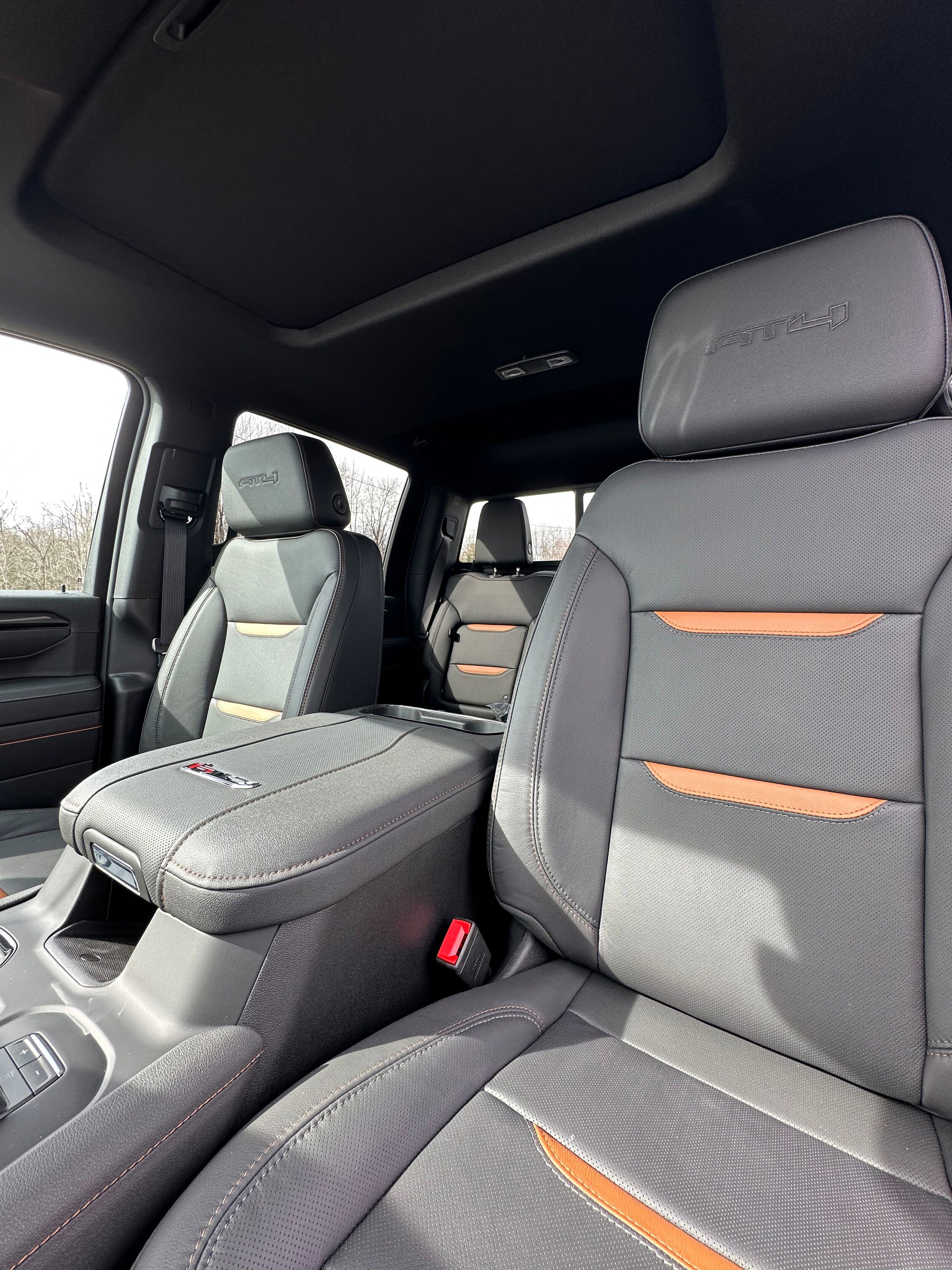New 2026 GMC Sierra 2500 AT4 w/ Technology Package AWD/4WD image 10