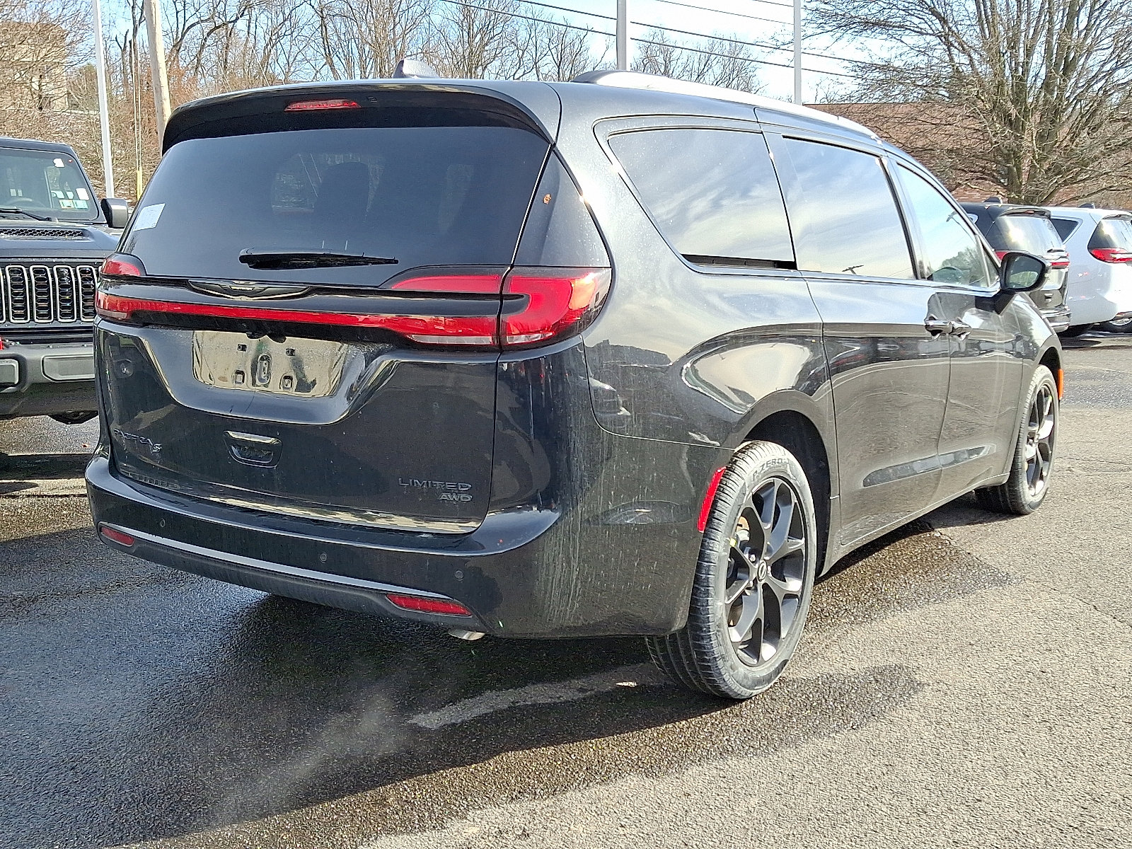 New 2026 Chrysler Pacifica Limited image 6