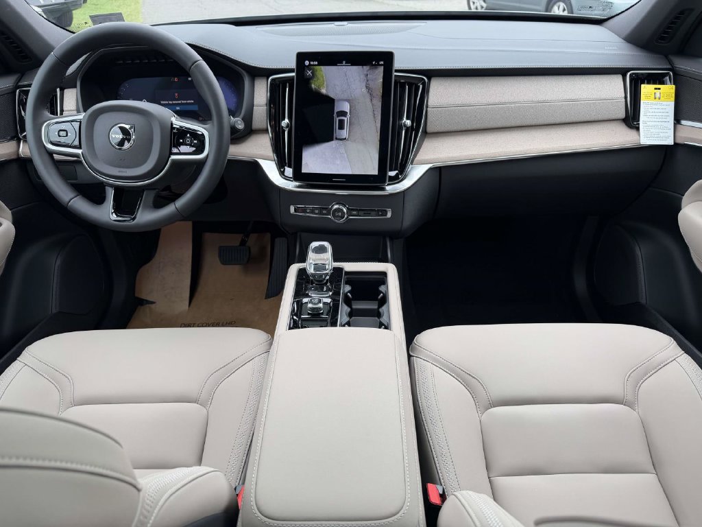 New 2026 Volvo XC90 B5 Plus w/ Protection Package Premier AWD/4WD image 2