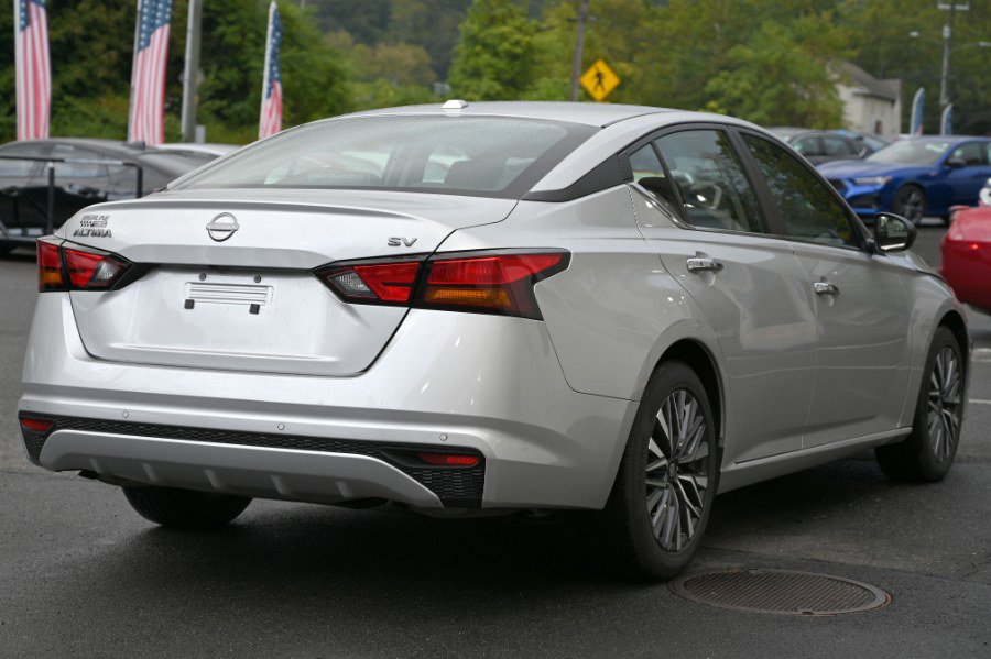 Used 2024 Nissan Altima 2.5 SV image 7